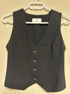 Aritzia Babaton Vest